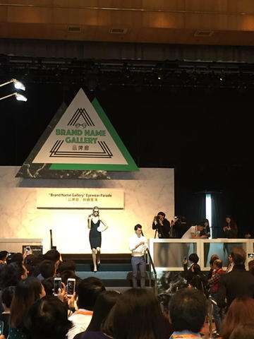 鯖江 スポーツサングラス スポーツアイウェア 香港 ファッションショー