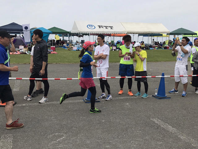 スポーツサングラス スポーツアイウェア エアフライ 芝政マラソン 女性 リレーマラソン